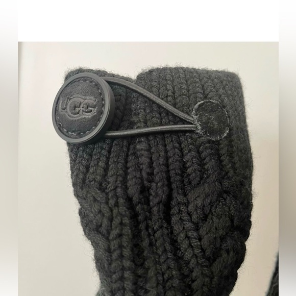 NWT UGG Cable Boot - Picture 12 of 14